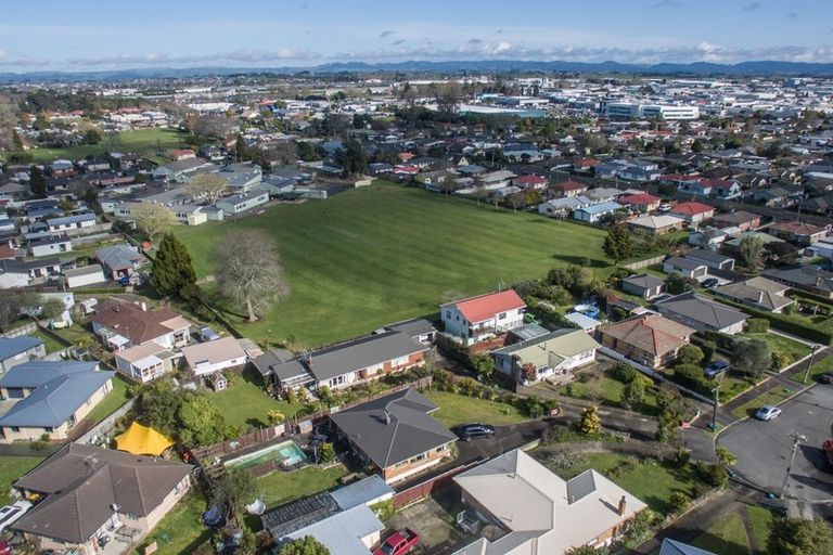 Photo of property in 18 Kingsley Street, St Andrews, Hamilton, 3200