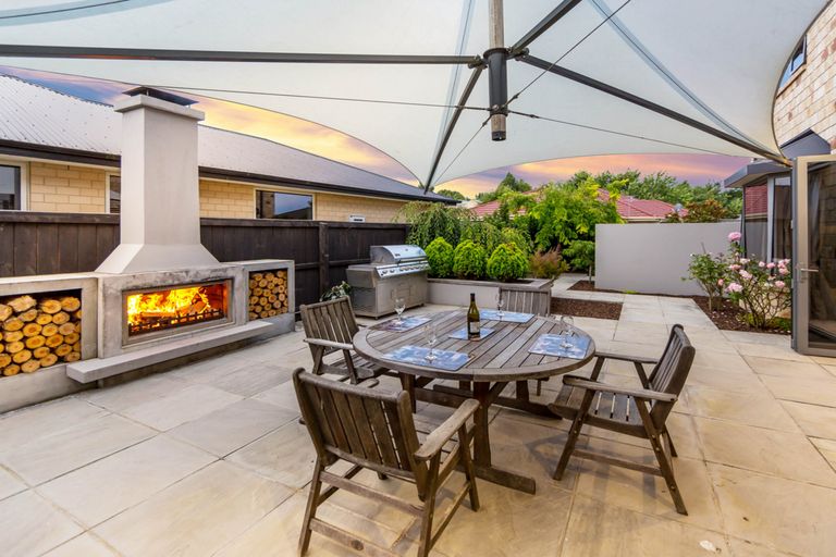 Photo of property in 15 Breton Close, Northwood, Christchurch, 8051