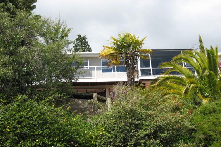 Photo of property in 1/2 Rangiora Terrace, Tahunanui, Nelson, 7011