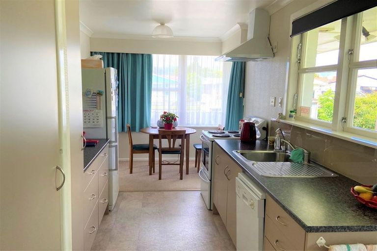 Photo of property in 24 Kent Street, Levin, 5510