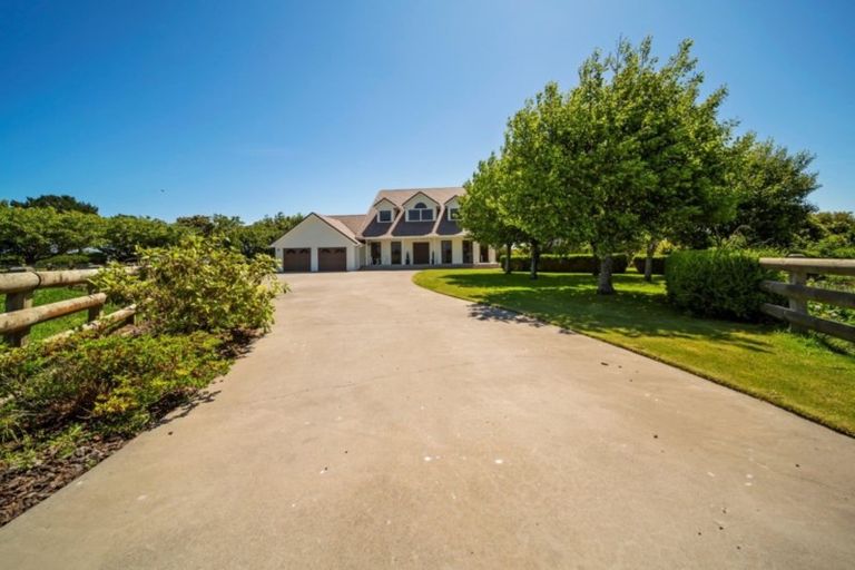 Photo of property in 335 Waihi Road, Hawera, 4673