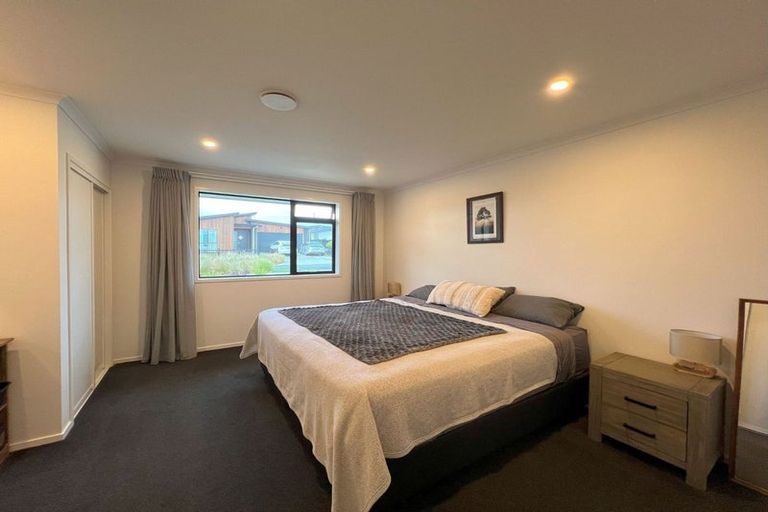 Photo of property in 2 Ricketts Road, Wainui, 0932