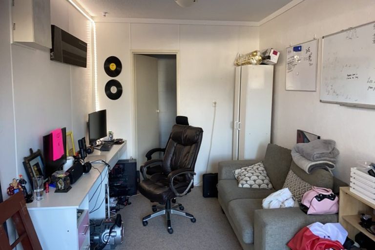 Photo of property in 1/12 Sunnyside Road, Sunnyvale, Auckland, 0612