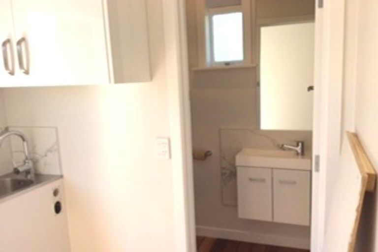 Photo of property in 33 Alma Road, Milford, Auckland, 0620