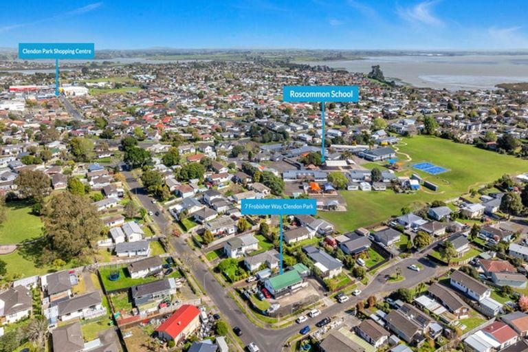 Photo of property in 7 Frobisher Way, Clendon Park, Auckland, 2103
