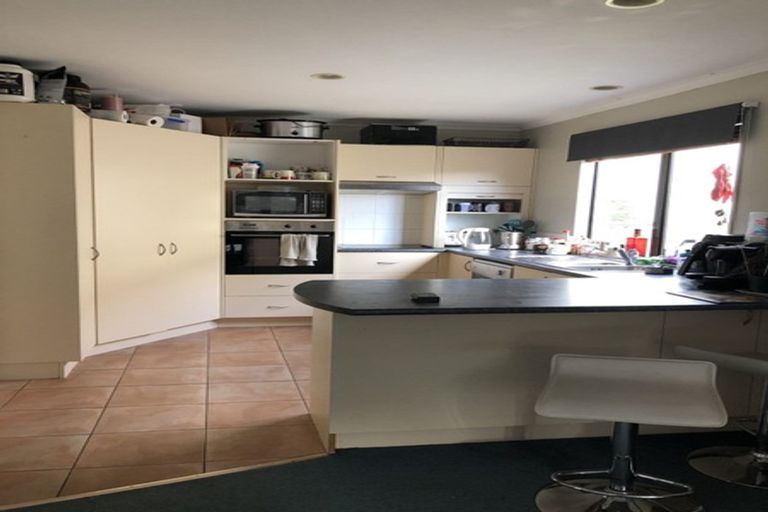 Photo of property in 2/26a Dallinghoe Crescent, Milford, Auckland, 0620