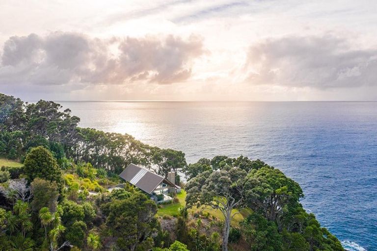 Photo of property in 78 Te Whara Way, Taiharuru, Onerahi, 0192