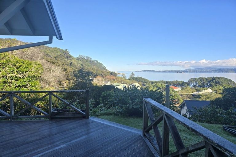 Photo of property in 21 Kotari Road, Days Bay, Lower Hutt, 5013