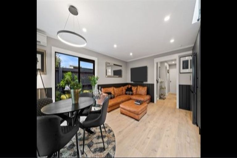 Photo of property in 2/19 Kilmarnock Street, Riccarton, Christchurch, 8011