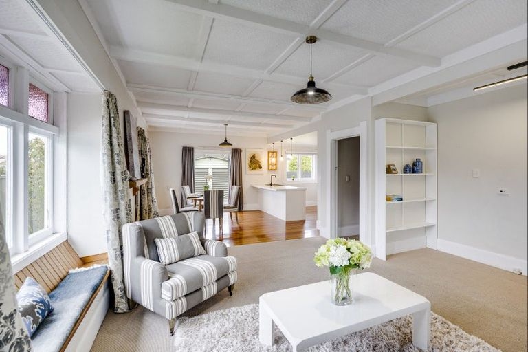 Photo of property in 1213 Caroline Road, Mayfair, Hastings, 4122