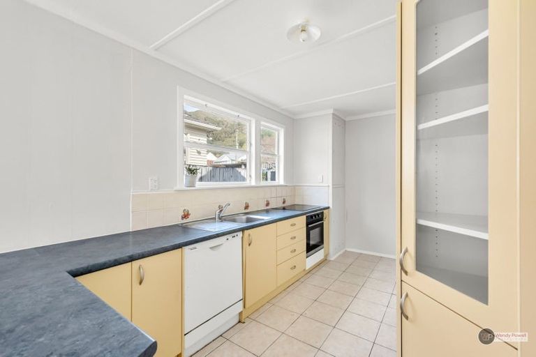 Photo of property in 66 Wilkie Crescent, Naenae, Lower Hutt, 5011