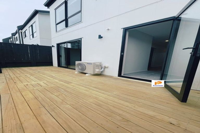 Photo of property in 44 William Souter Street, Forrest Hill, Auckland, 0620