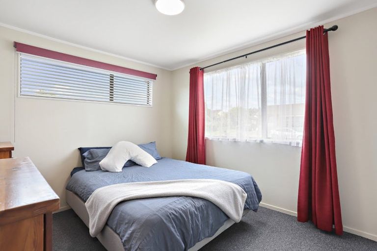 Photo of property in 1/229 Waitemata Drive, Ranui, Auckland, 0612