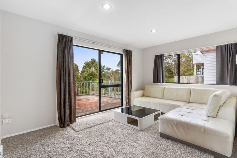 Photo of property in 84 Wade River Road, Stanmore Bay, Whangaparaoa, 0932