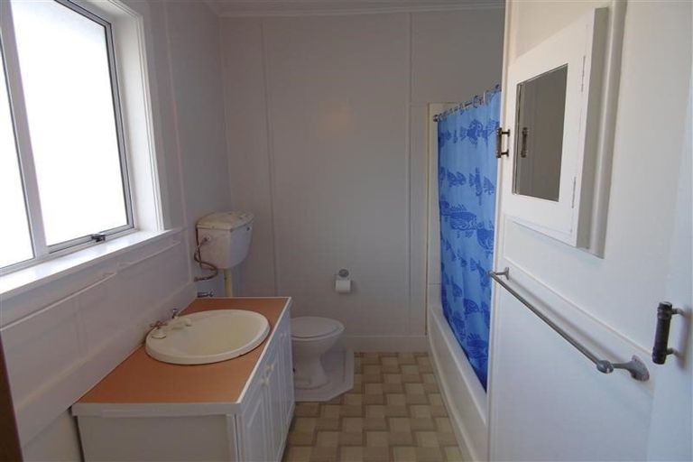 Photo of property in 27 Bulteel Street, New Plymouth, 4310