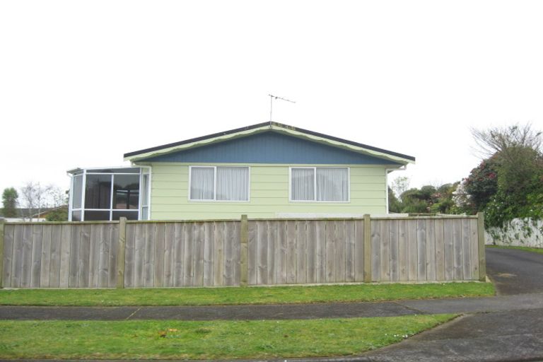 Photo of property in 19 Hickford Place, Okato, 4335