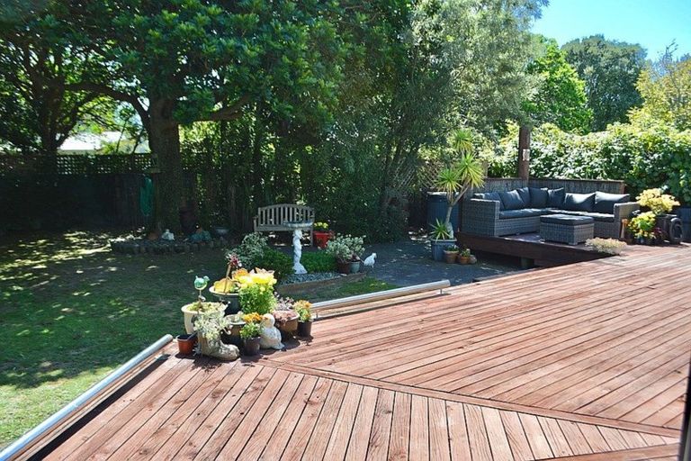 Photo of property in 11 Renata Road, Otaki, 5512