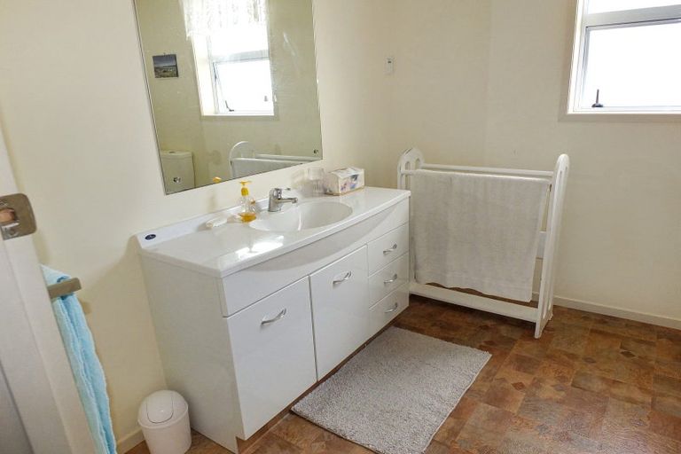 Photo of property in 31 Nash Parade, Foxton Beach, Foxton, 4815