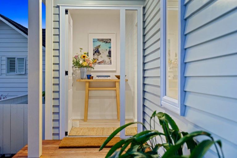 Photo of property in 4a Huia Road, Raumati Beach, Paraparaumu, 5032