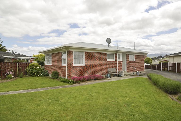 Photo of property in 11 Fairbrother Street, Carterton, 5713