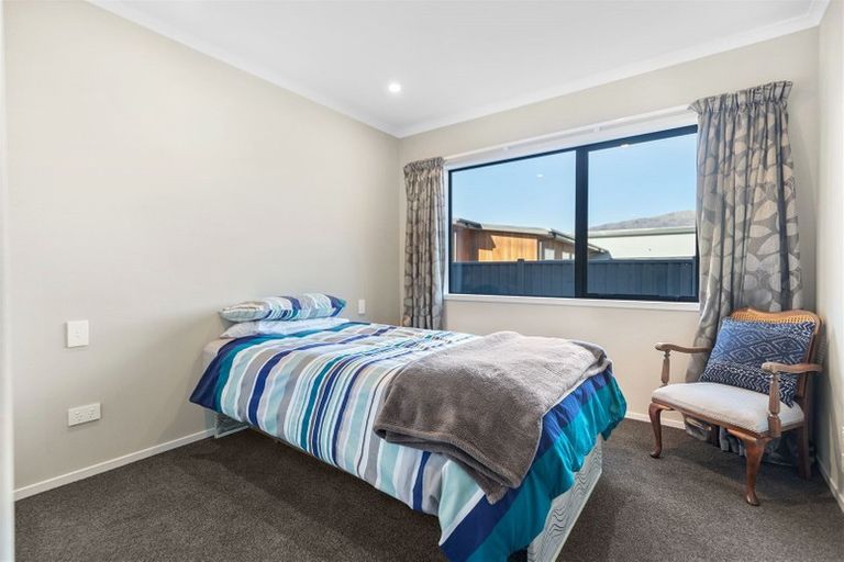 Photo of property in 5 Nancy Lane, Wanaka, 9305