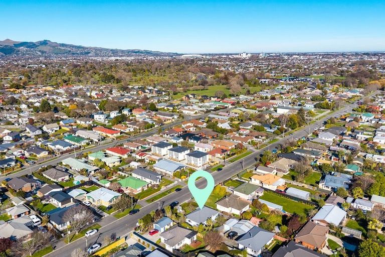 Photo of property in 65 Coopers Road, Dallington, Christchurch, 8061