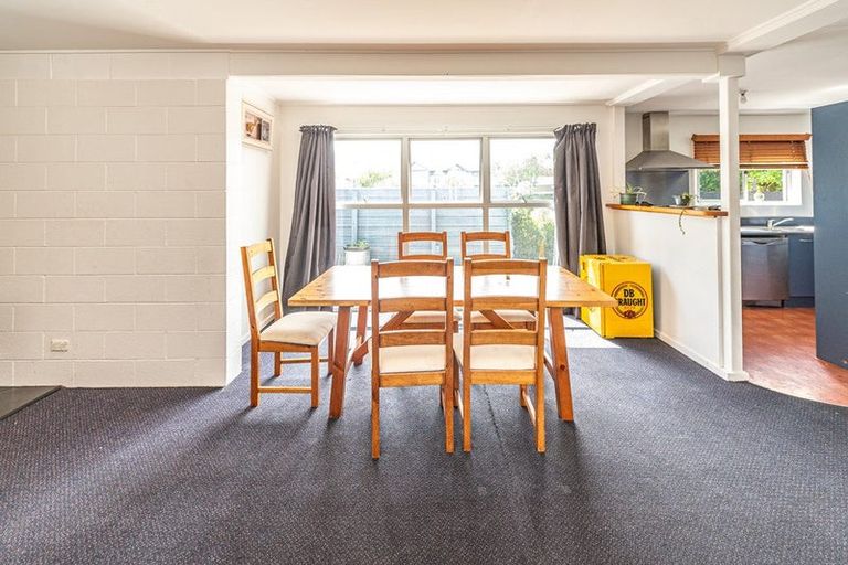 Photo of property in 1 Hurworth Place, College Estate, Whanganui, 4500