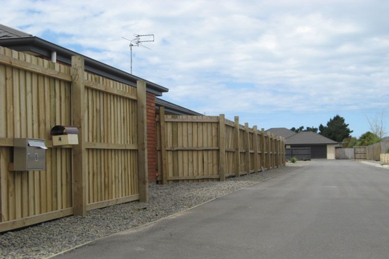 Photo of property in 6 Zuppicich Lane, Woodend, 7610