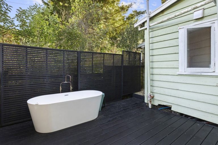 Photo of property in 34 Government Road, Raglan, 3225