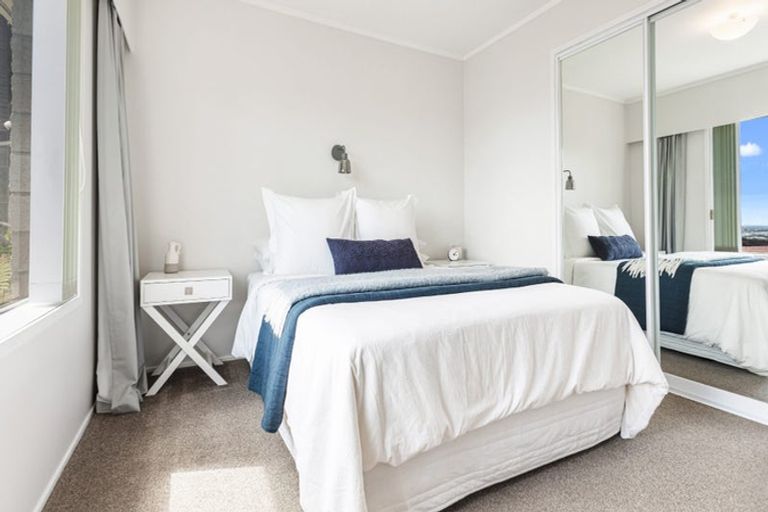 Photo of property in 2/67 Brigantine Drive, Beach Haven, Auckland, 0626