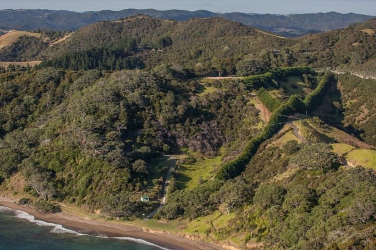 Photo of property in 354 Rockell Road, Whananaki, Hikurangi, 0181