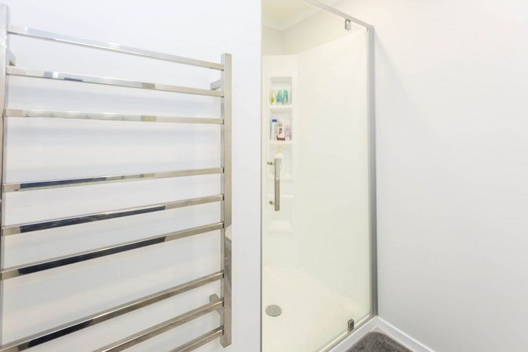 Photo of property in 13 Green Lane, Wallaceville, Upper Hutt, 5018