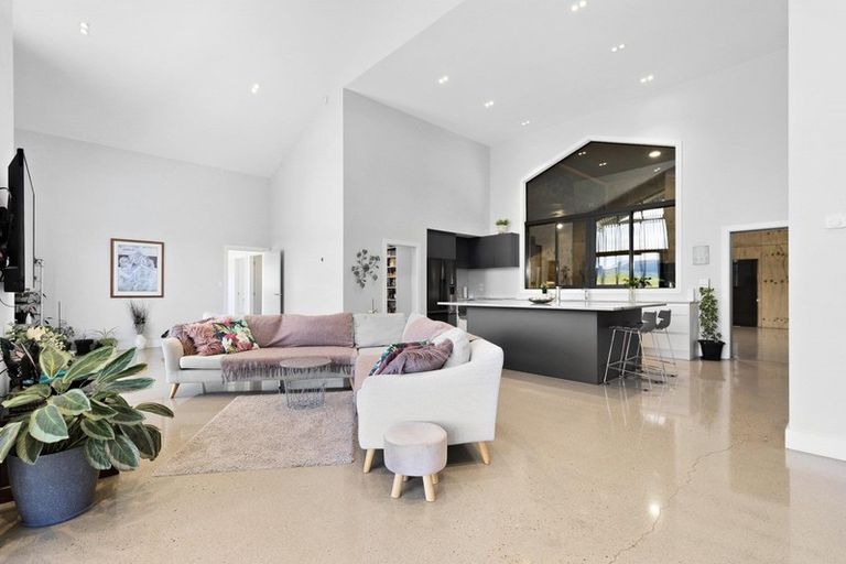 Photo of property in 211 Mcarthur Road, Springvale, Alexandra, 9391