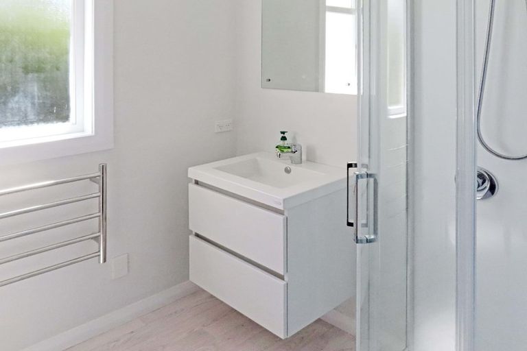 Photo of property in 17 Saint Ronans Avenue, Waterloo, Lower Hutt, 5011