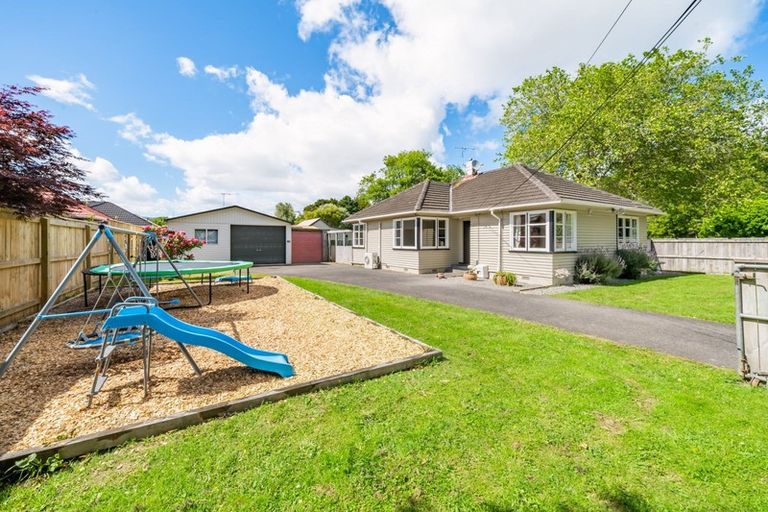Photo of property in 2 Holdsworth Avenue, Trentham, Upper Hutt, 5018