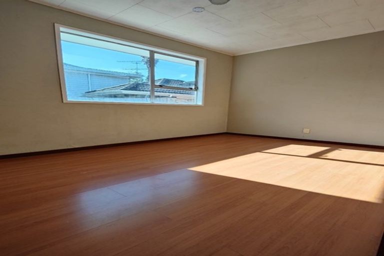 Photo of property in 31 Glennandrew Drive, Half Moon Bay, Auckland, 2012