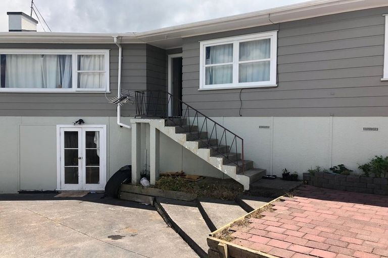 Photo of property in 25 Matama Road, Glen Eden, Auckland, 0602