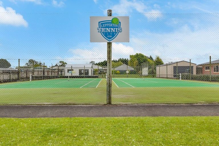 Photo of property in 541 Richmond Road, Lepperton, New Plymouth, 4373