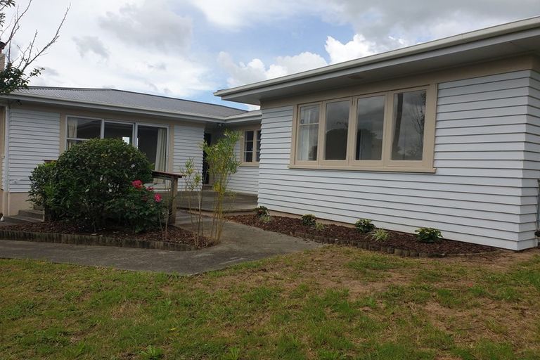 Photo of property in 32 View Street, Maungaturoto, 0520