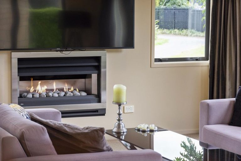 Photo of property in 10 Piha Close, Papamoa Beach, Papamoa, 3118