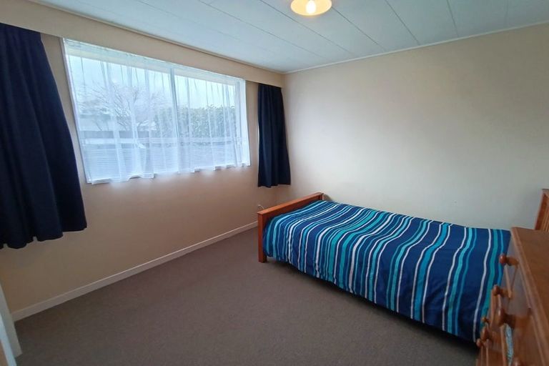 Photo of property in 2/45 Royal Street, Upper Hutt, 5018