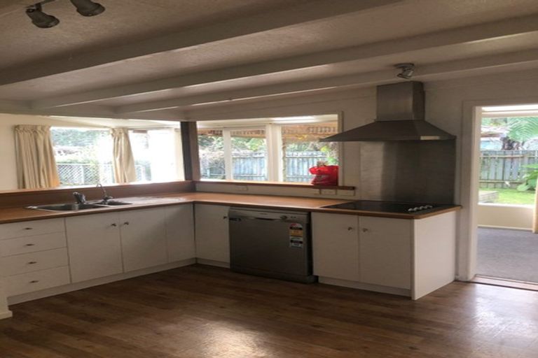 Photo of property in 63 Puriri Road, Waikanae, 5036