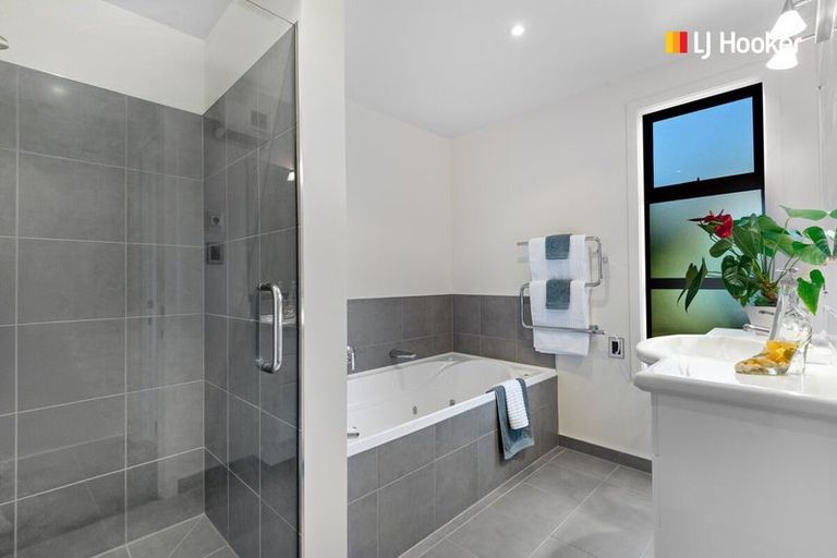 Photo of property in 21a Castle Street, Waihola, Milton, 9073