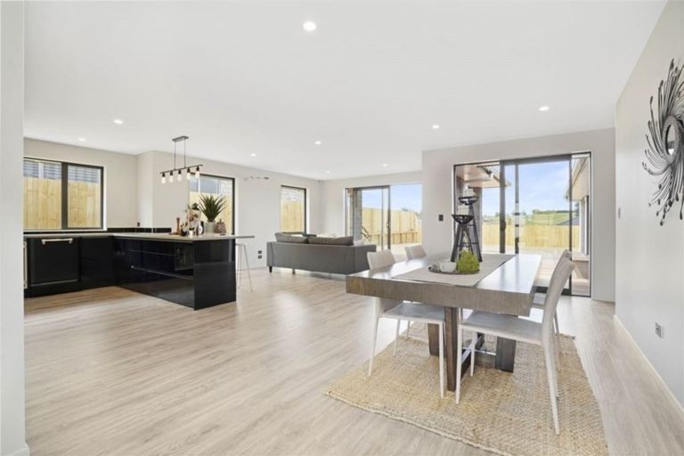 Photo of property in 4 Paiaka Place, Rototuna North, Hamilton, 3210