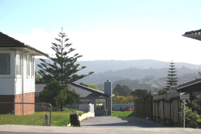 Photo of property in 4208 Great North Road, Glendene, Auckland, 0602