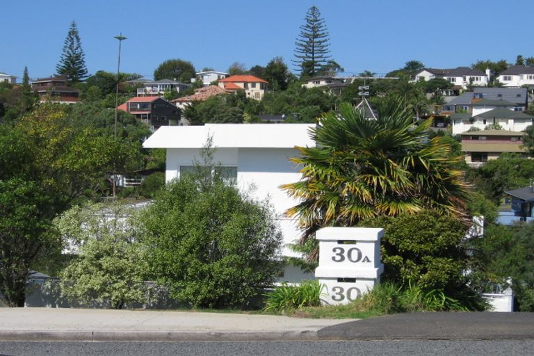 Photo of property in 2/30 Matipo Road, Mairangi Bay, Auckland, 0630