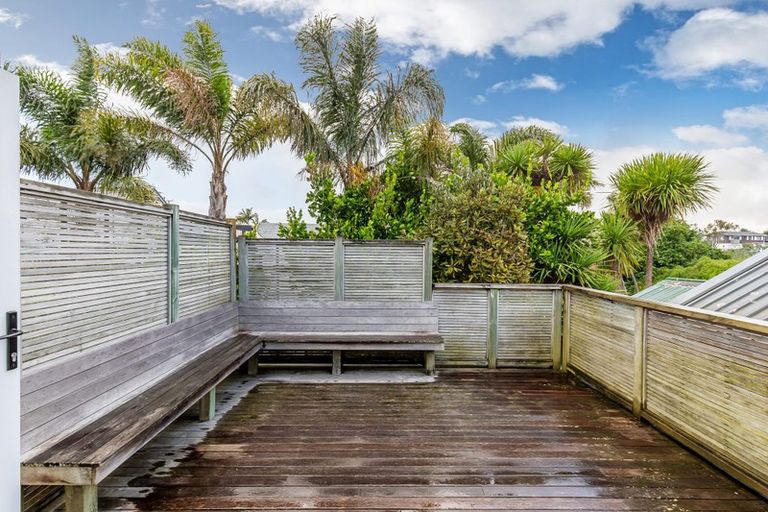 Photo of property in 2/13 Hart Road, Hauraki, Auckland, 0622