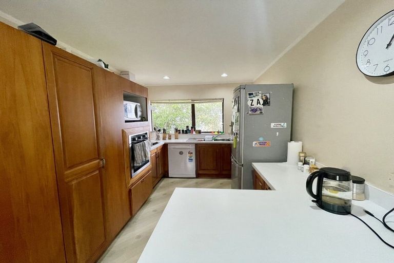 Photo of property in 1/1 Seaford Place, Murrays Bay, Auckland, 0630
