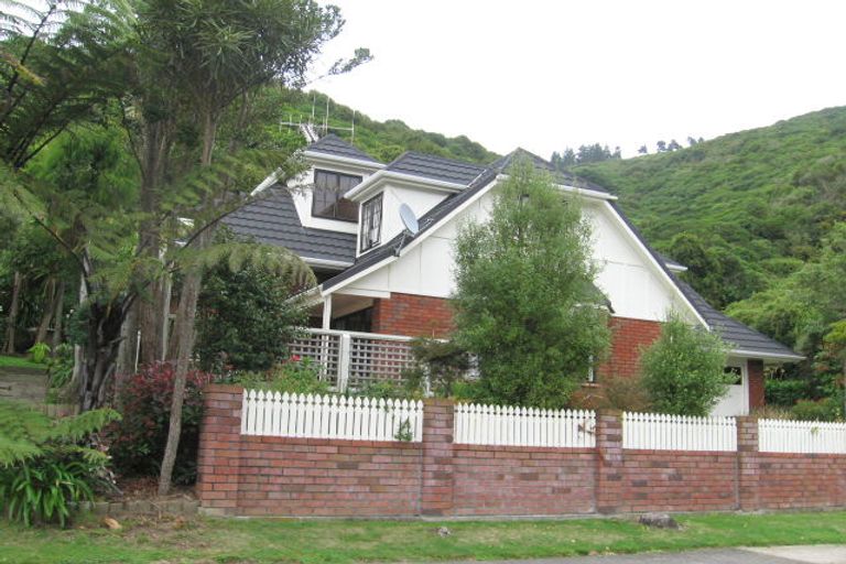 Photo of property in 58 Peterhouse Street, Tawa, Wellington, 5028