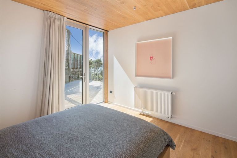 Photo of property in 6 Crawford Road, Kilbirnie, Wellington, 6022